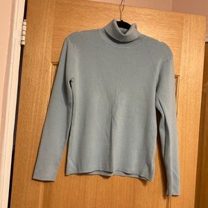 NWOT Worthington women turtleneck with long sleeves. Size L. Blue color.